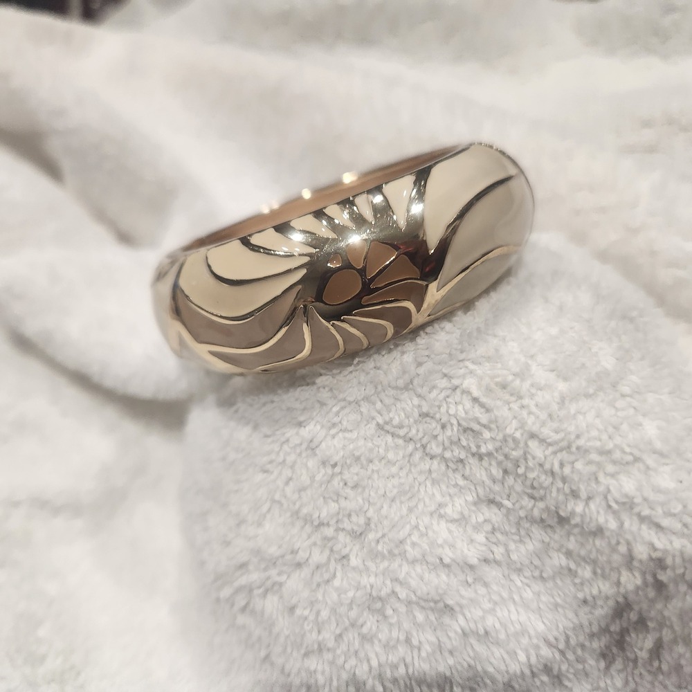Hinged Bangle Bracelet Cream Tan Coastal Cuff‎ Sequin Enamel Nautilus Shell
